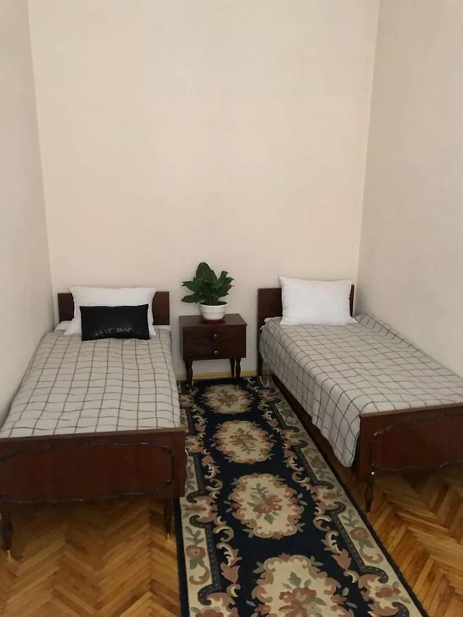 דירה Mitskevycha Square Apartment- At The Center Of לבוב אוקראינה