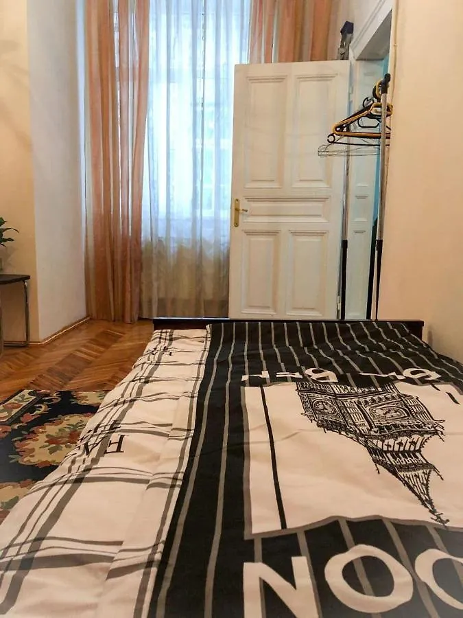 Mitskevycha Square Apartment- At The Center Of לבוב
