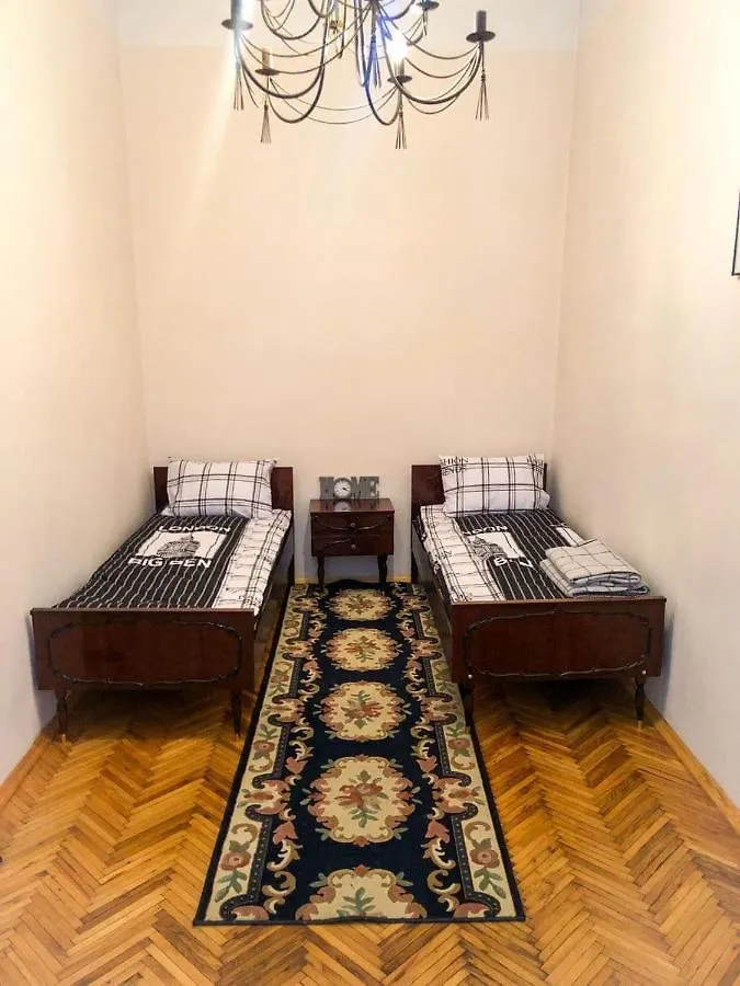 דירה Mitskevycha Square Apartment- At The Center Of לבוב